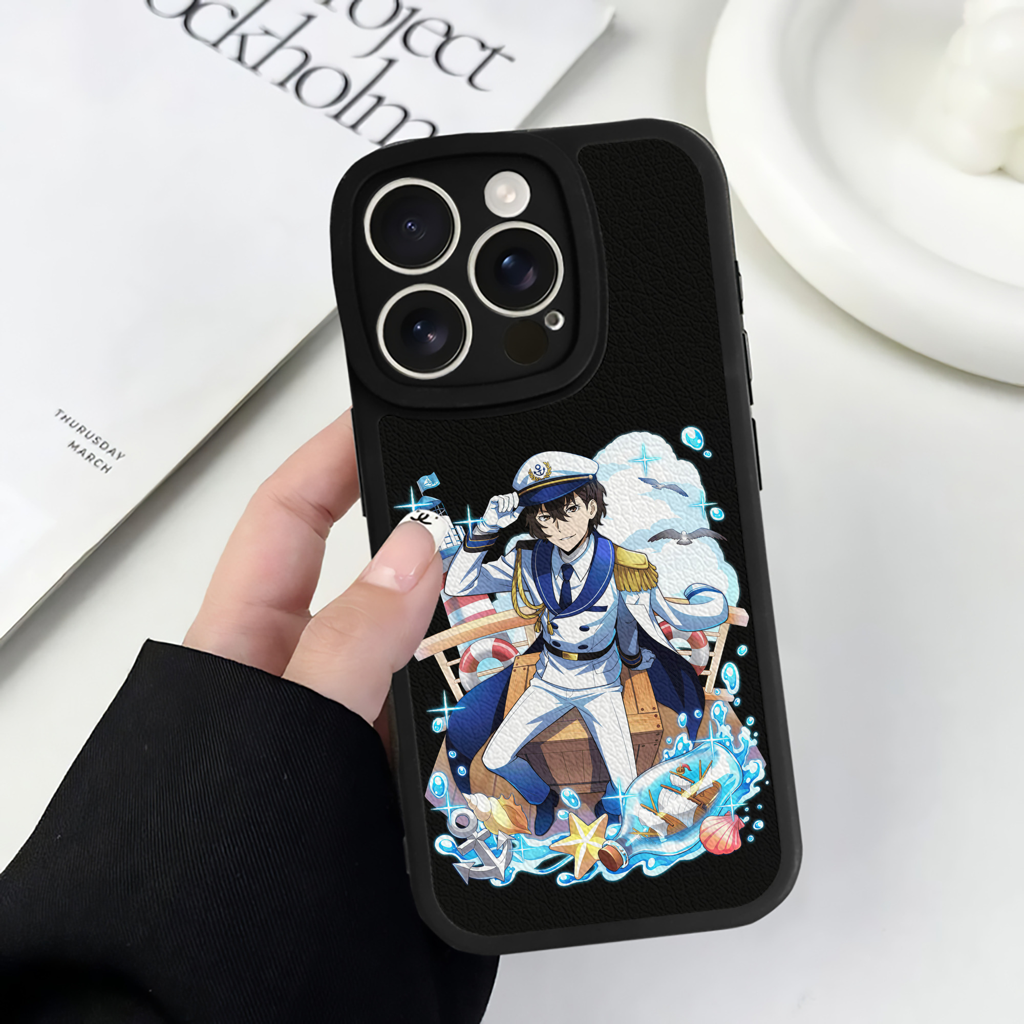（画像用） 文豪ストレイドッグス Bungo Stray Dogs 【iPhone 16シリーズ対応】シリコンスマホケース（レザー調） 材質：シリコン